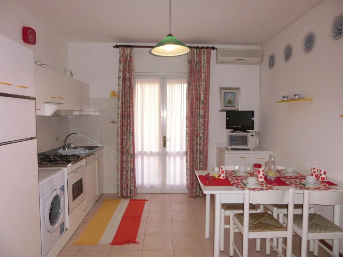 Nice Two-Bedroom Apartment 150M From The Beach Bibione Exterior photo