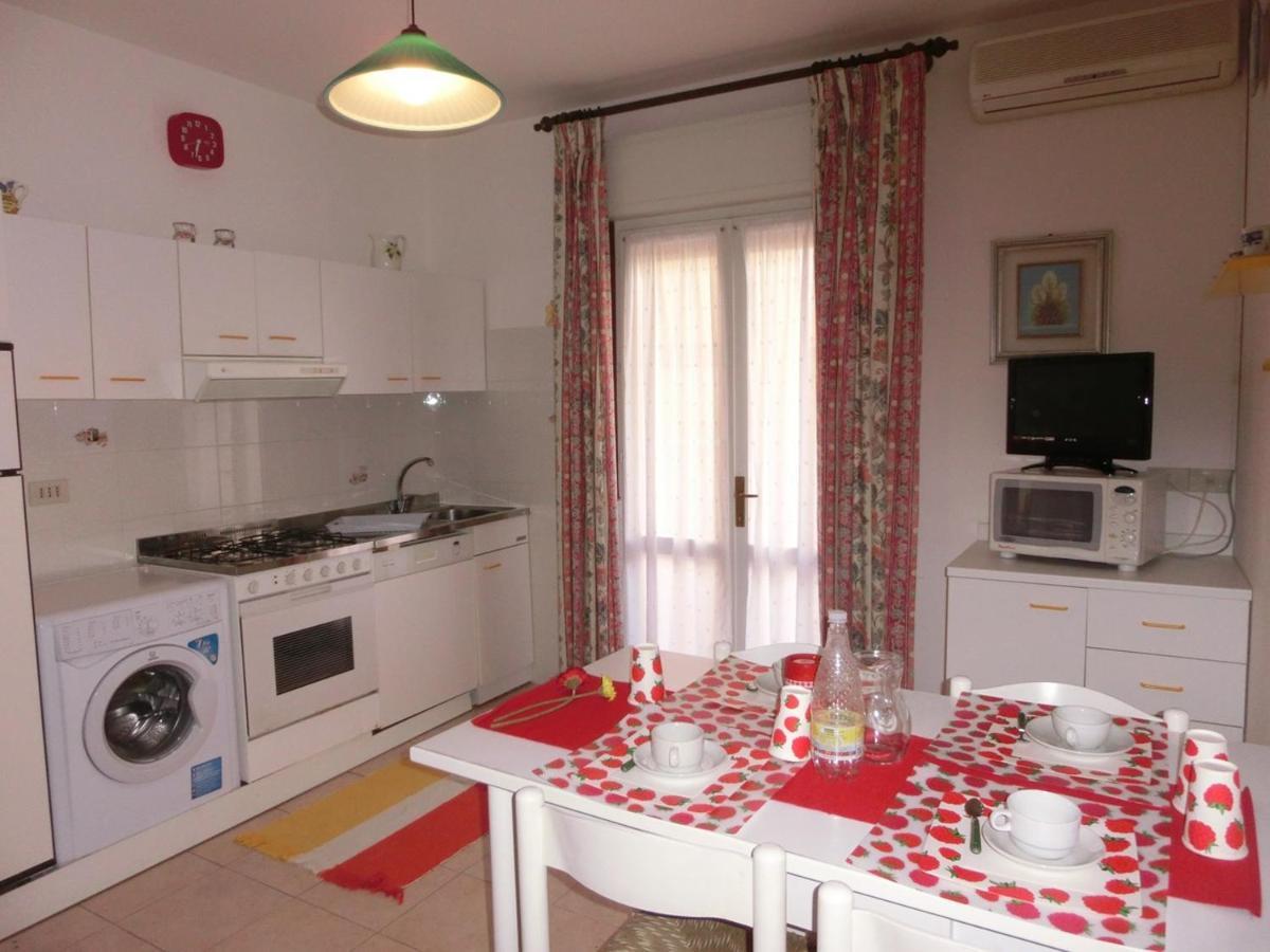 Nice Two-Bedroom Apartment 150M From The Beach Bibione Exterior photo