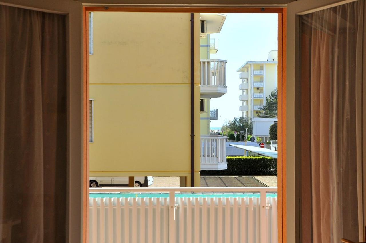 Nice Two-Bedroom Apartment 150M From The Beach Bibione Exterior photo